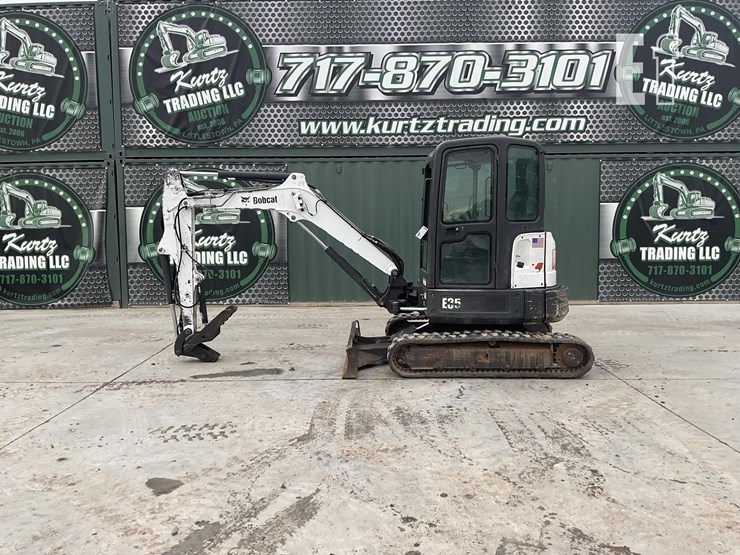 2012-bobcat-e35-image-1