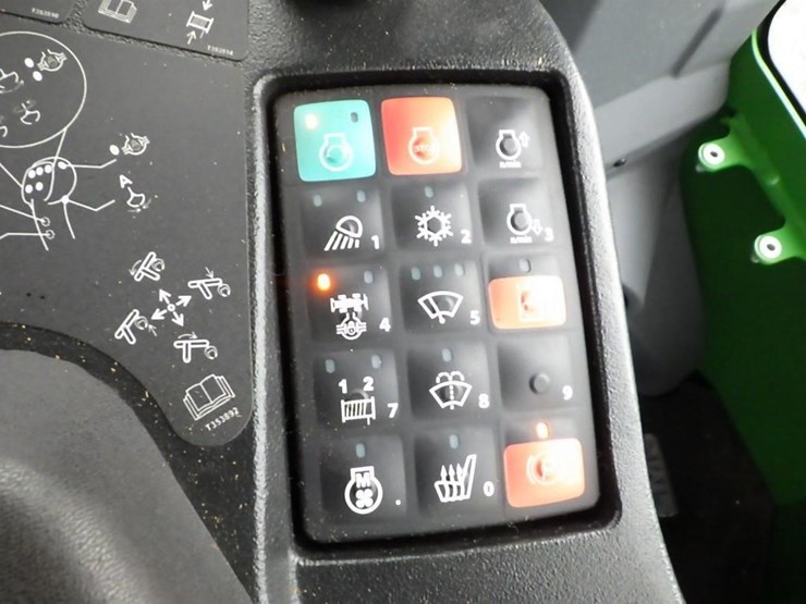 2022-deere-648l-image-38
