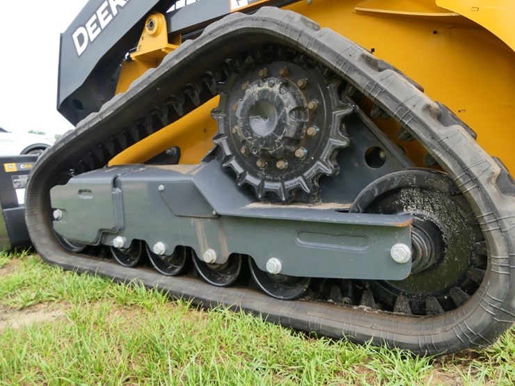 2024-deere-317g-image-5