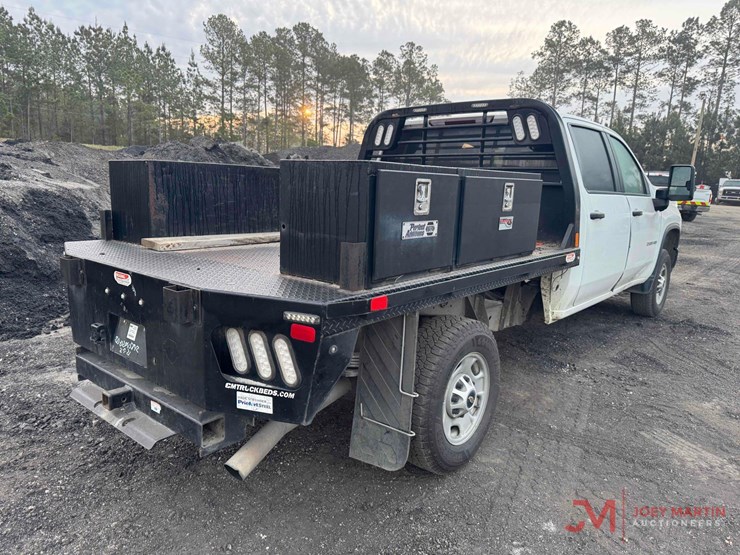 2021-chevrolet-silverado-2500-image-2