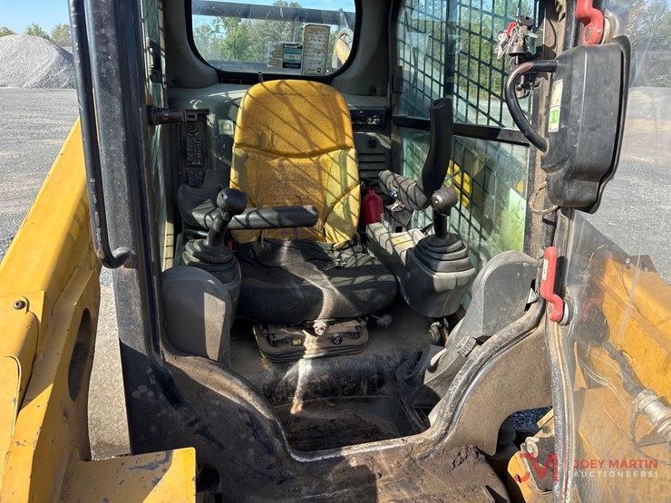 2014-caterpillar-262d-image-21