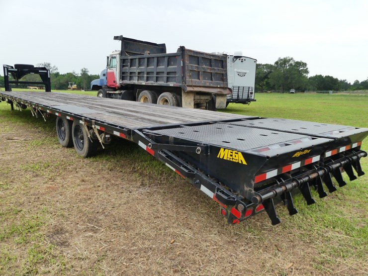 2023-big-tex-16gn-102''x40'-gooseneck-trailer-image-9