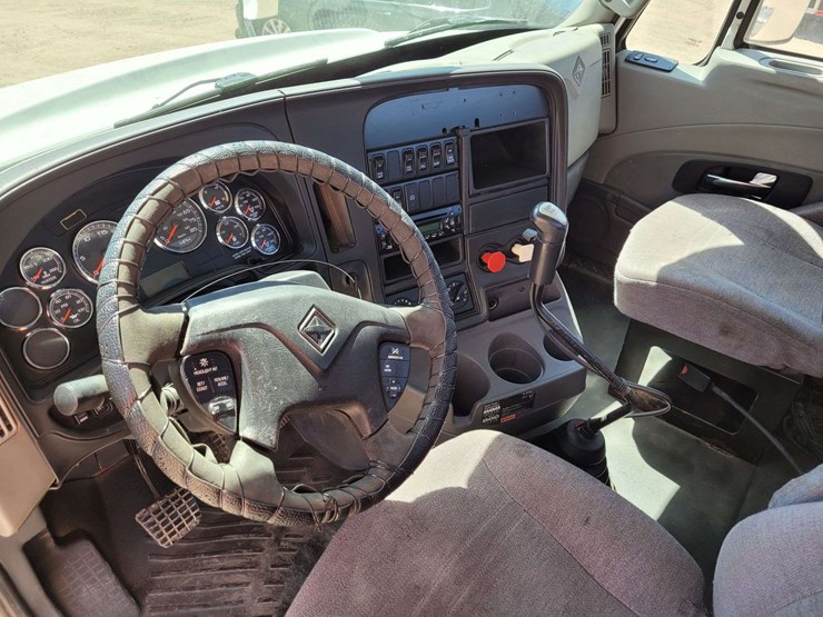 2013-international-prostar-image-15