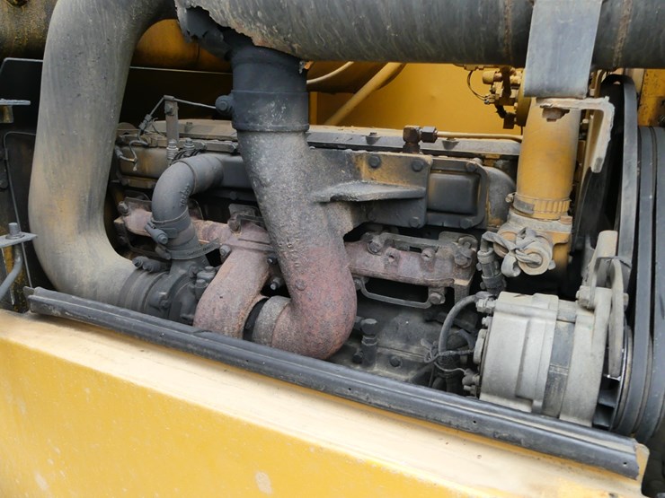caterpillar-938f-image-10