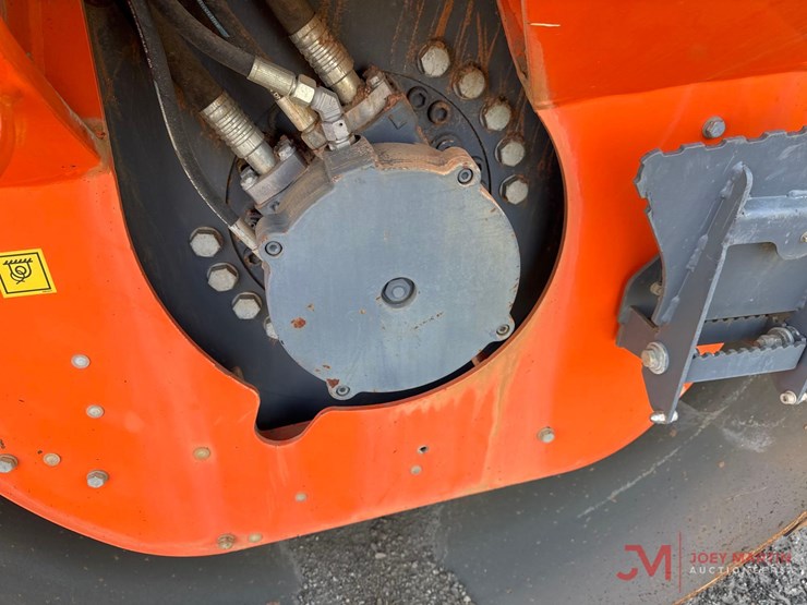 2019-hamm-hd+120i-double-drum-roller-image-6
