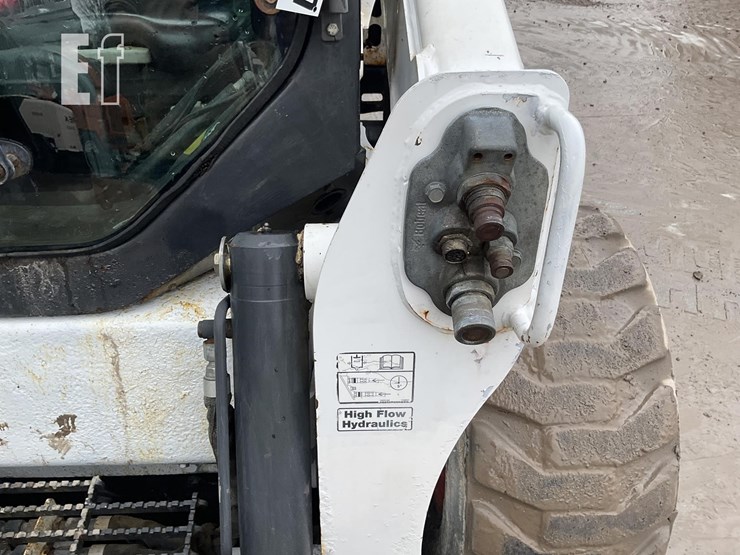 2011-bobcat-s750-image-11