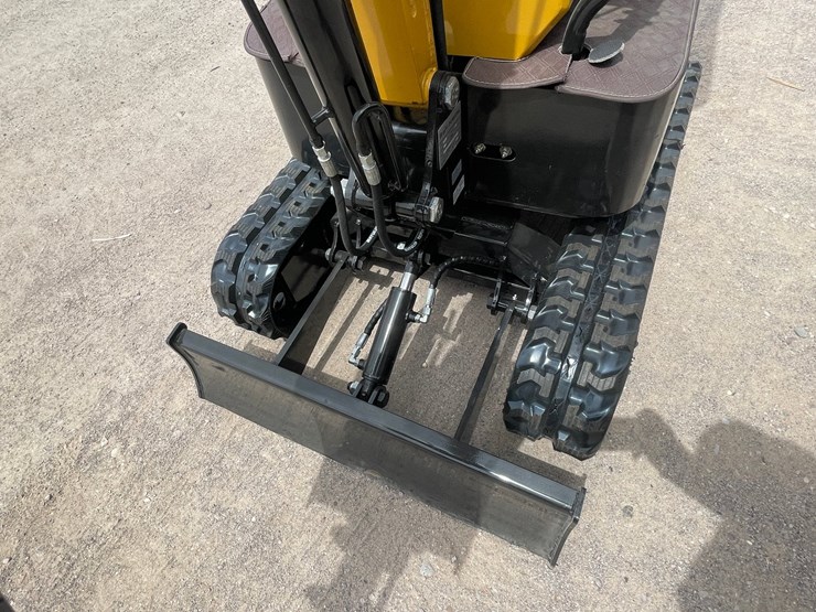 #3002-•-unused-2026-cfg-mini-excavator-image-9