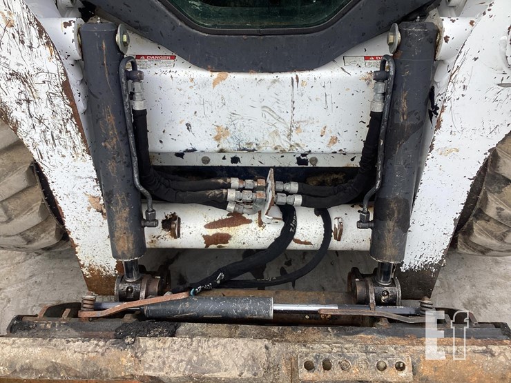 2015-bobcat-s650-image-10