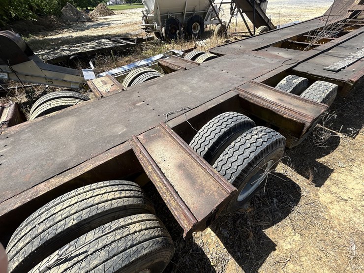 lowboy-tri-axle-trailer-image-5