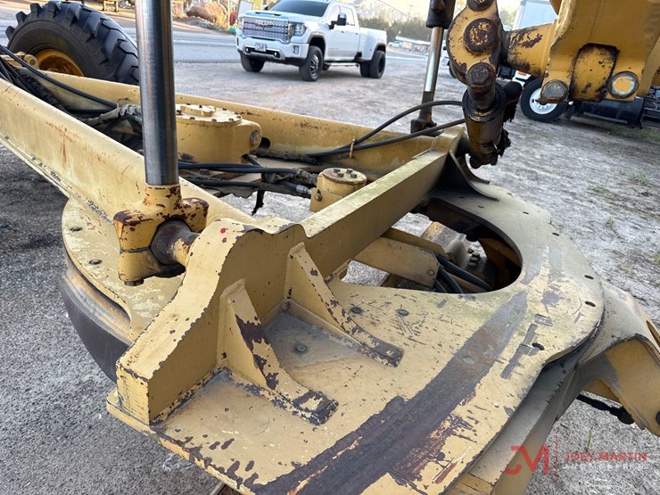 1993-deere-670b-image-16