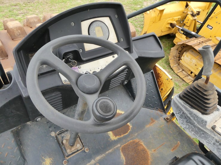 2012-bomag-bw211-image-13