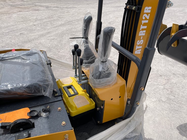 #3015-•-unused-2026-rt12r-mini-excavator-image-25