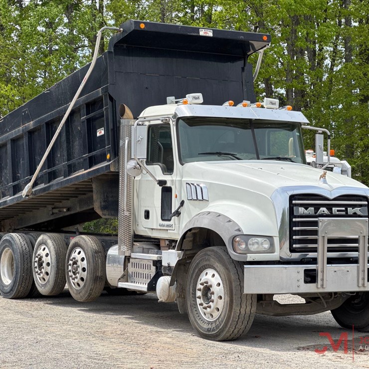 2014 MACK GRANITE GU713