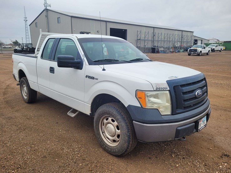 2011-ford-f150-xl-image-2