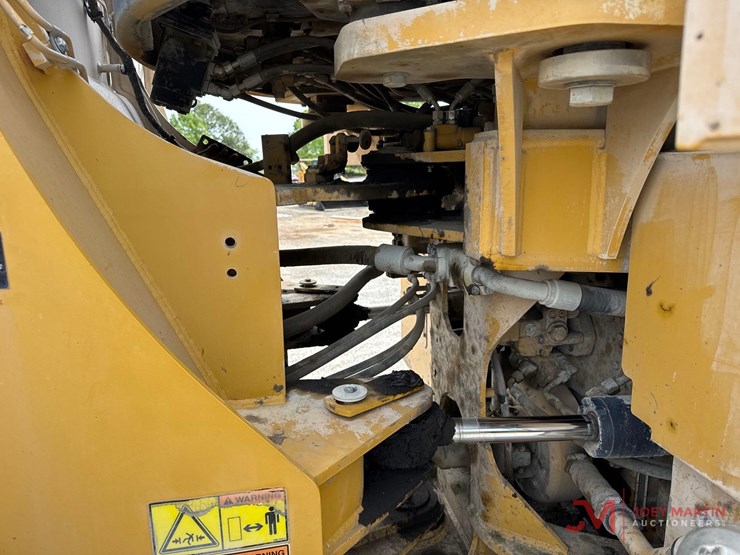 2013-caterpillar-950k-image-14