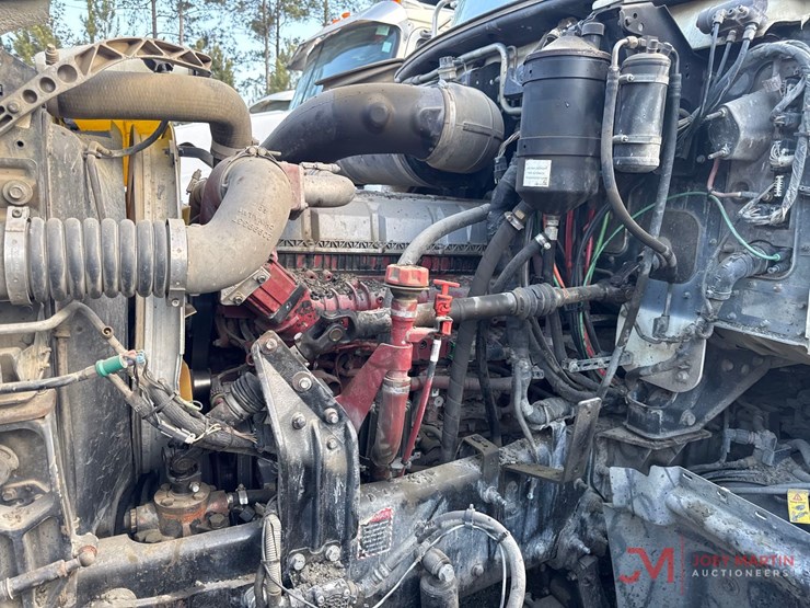2016-mack-gu713-grantie-tri-axle-dump-truck-image-20