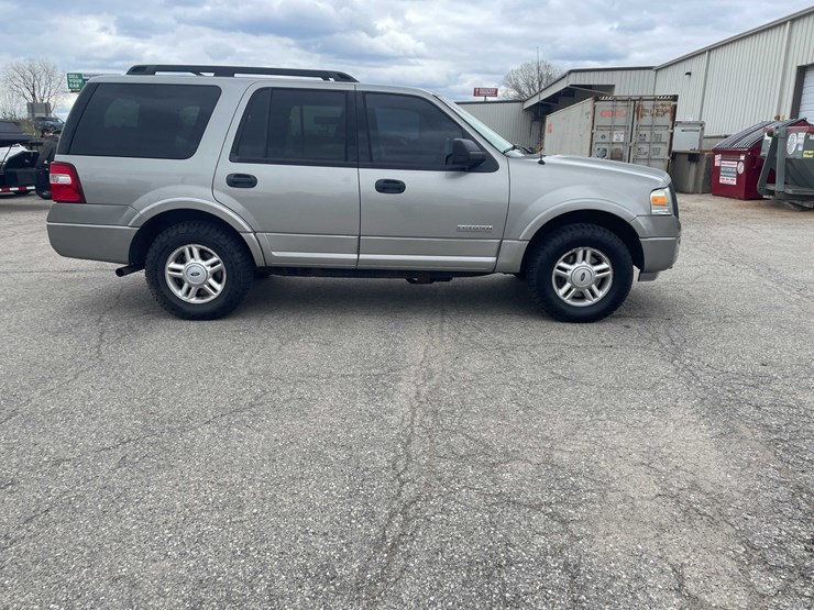 2008-ford-expedition-xlt-image-4