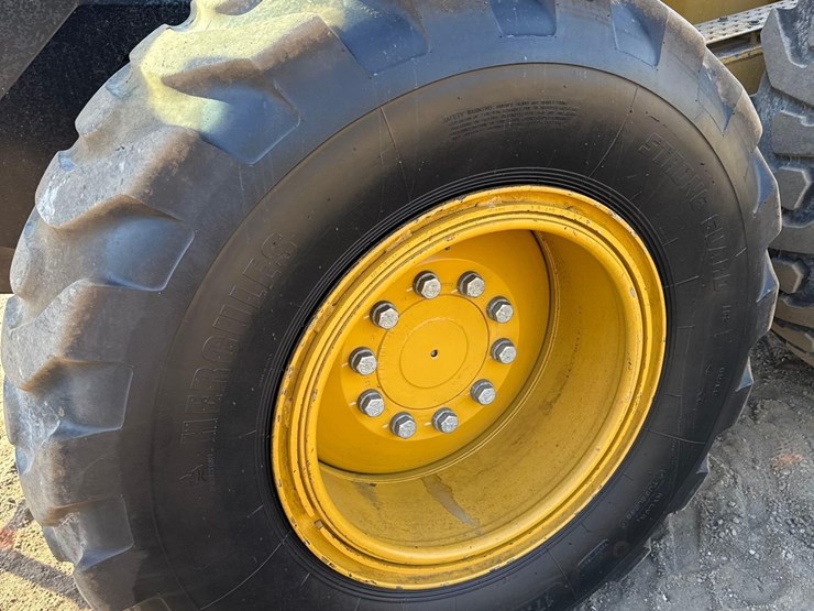 2019-caterpillar-120-image-25