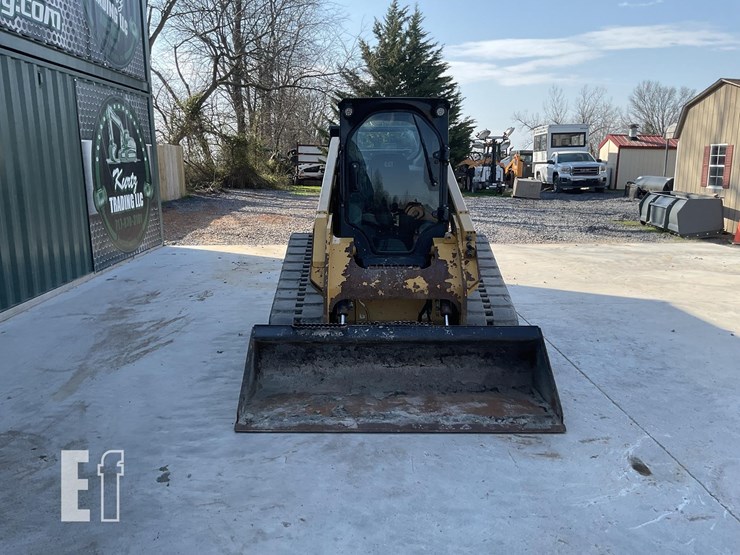 2021-caterpillar-299d3-image-7