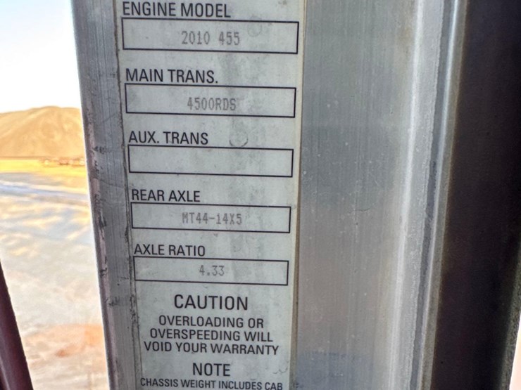 2013-kenworth-t800-image-38