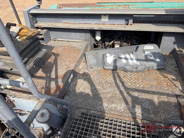 vogele-vision-5200-2-tracked-asphalt-paver-image-32