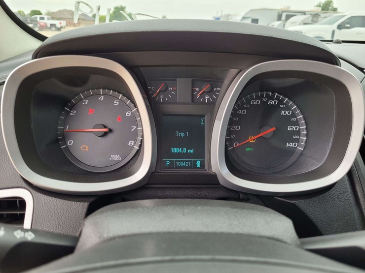 2011-chevrolet-equinox-lt-image-16