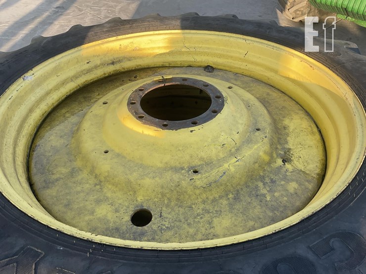 2013-john-deere-8310r-image-9