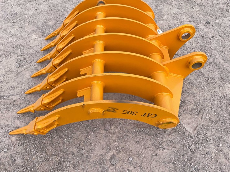 2026-caterpillar-305-image-7