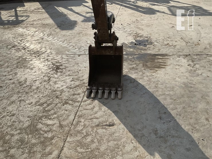 2023-deere-35g-image-11