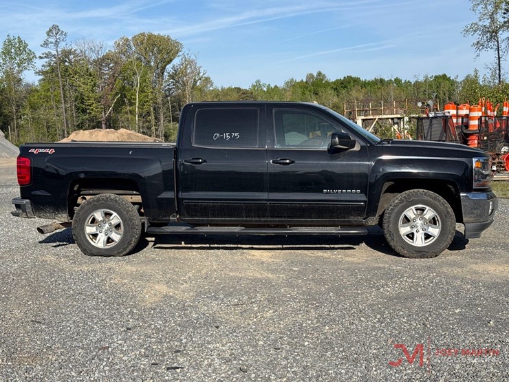 2017-chevrolet-1500-image-2