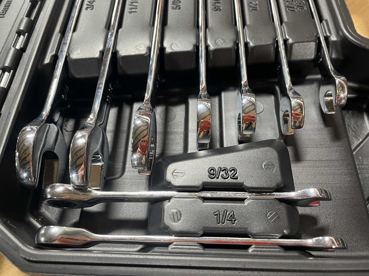 #2581-•-22-piece-ratchet-wrench-set-(cw)-image-6