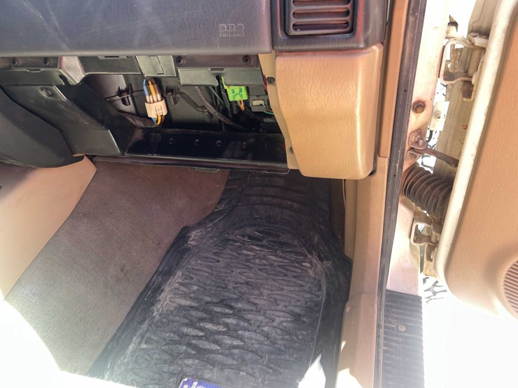 #152-•-2000-jeep-4x4-(has-tx-rebuilt-salvage-title)-image-76