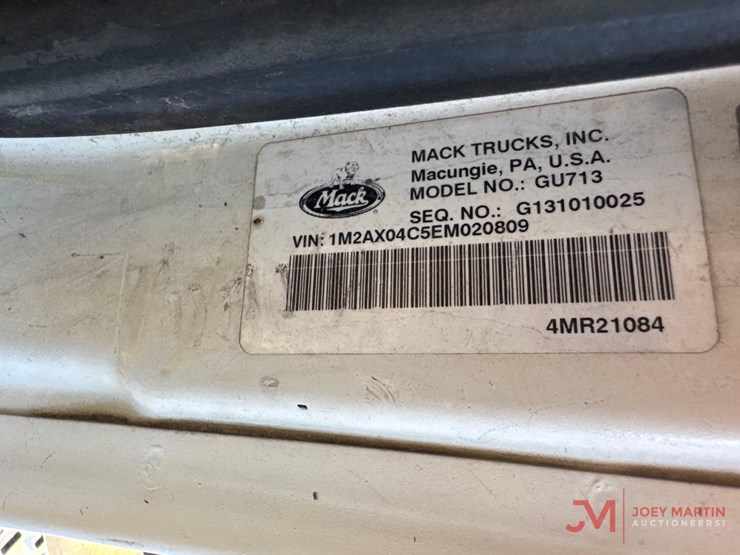 2014-mack-gu713-grantie-tri-axle-dump-truck-image-30