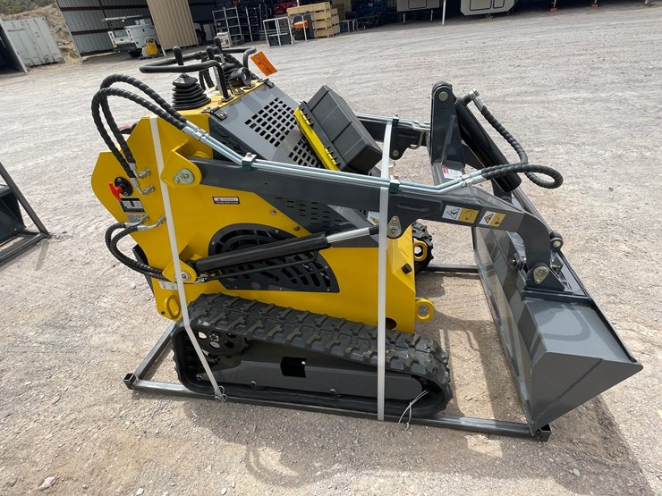 #3055-•-unused-2026-mini-skid-steer-loader-image-4