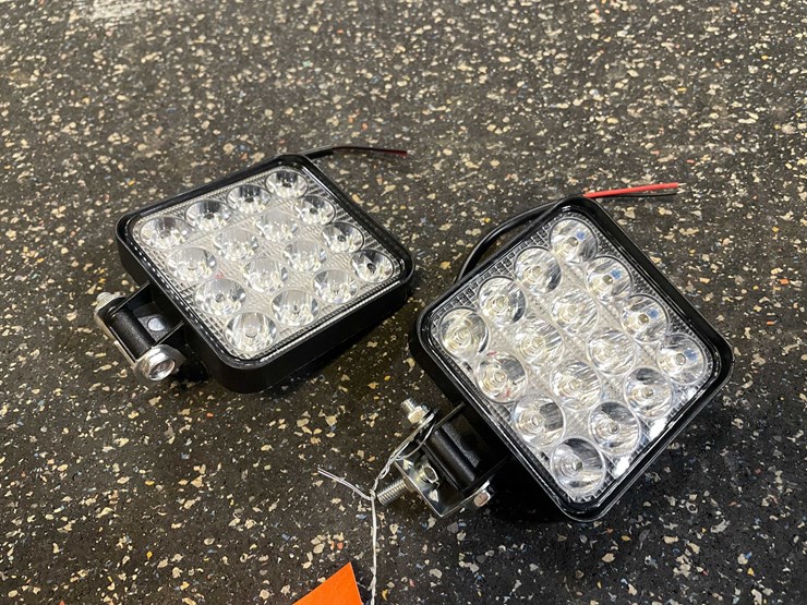 #2515-•-(2)-led-work-lights,-3.5"-square,-12vdc-(pr12)-image-1