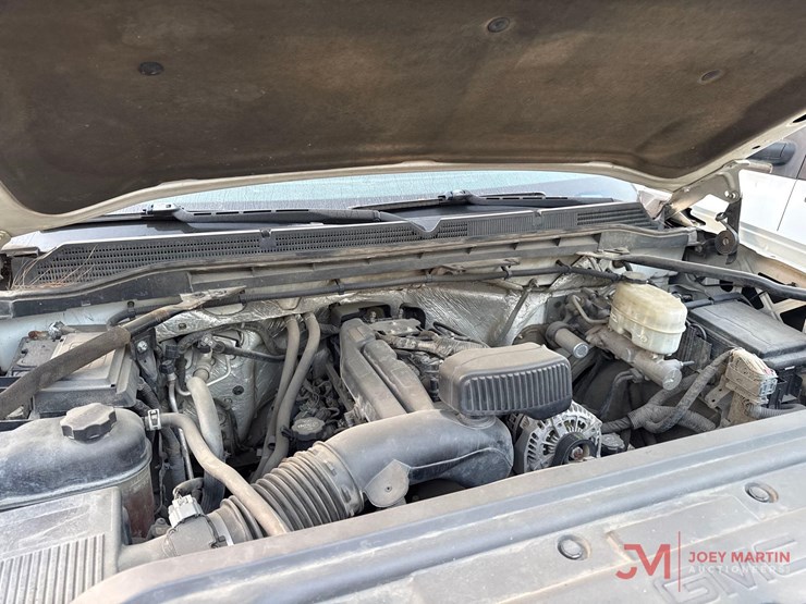 2015-gmc-2500-image-12