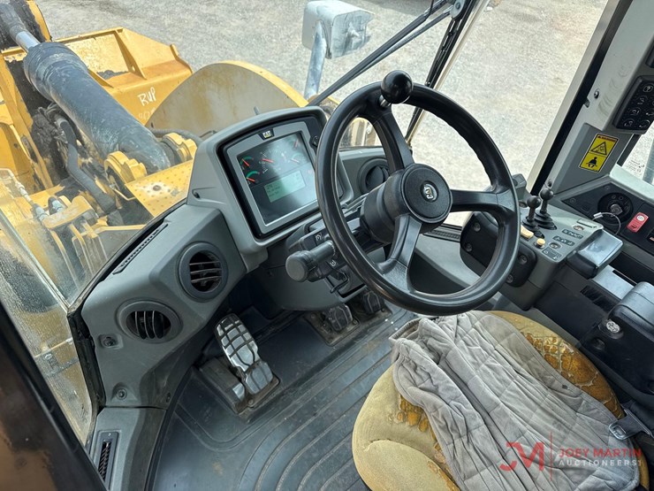 2013-caterpillar-950k-image-30