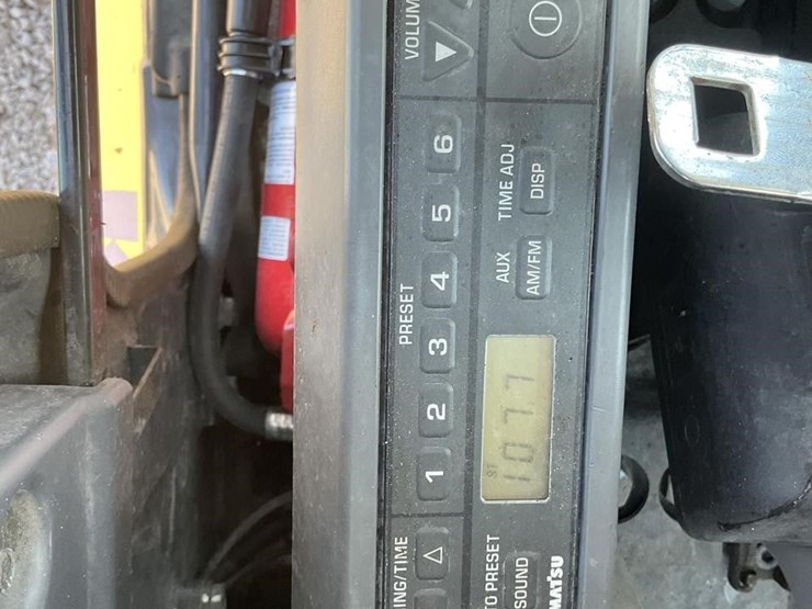 2021-komatsu-pc210-image-15