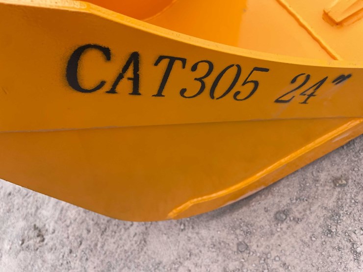 2026-caterpillar-305-image-8