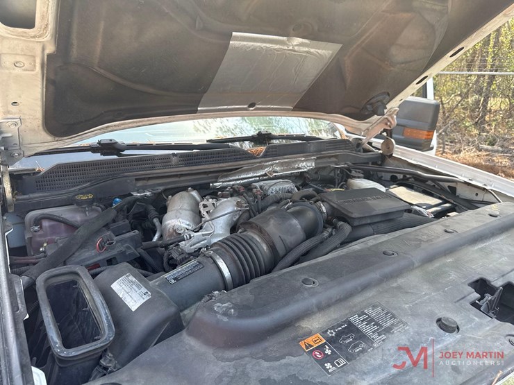 2018-gmc-3500-image-14
