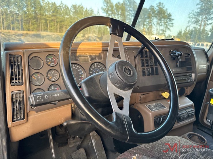 2007-mack-gv713-grantie-tri-axle-dump-truck-image-23