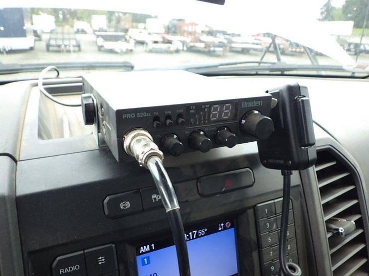 2022-ford-f550-image-44