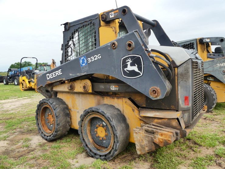 deere-332g-image-4
