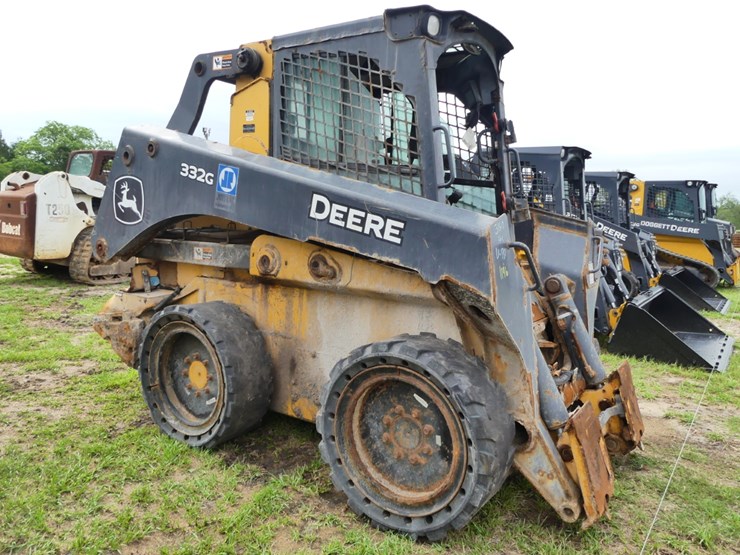 deere-332g-image-2