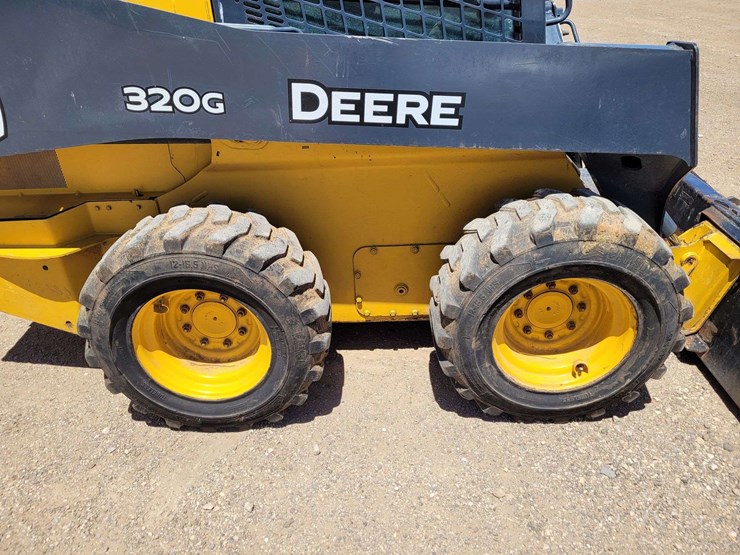 deere-320g-image-5