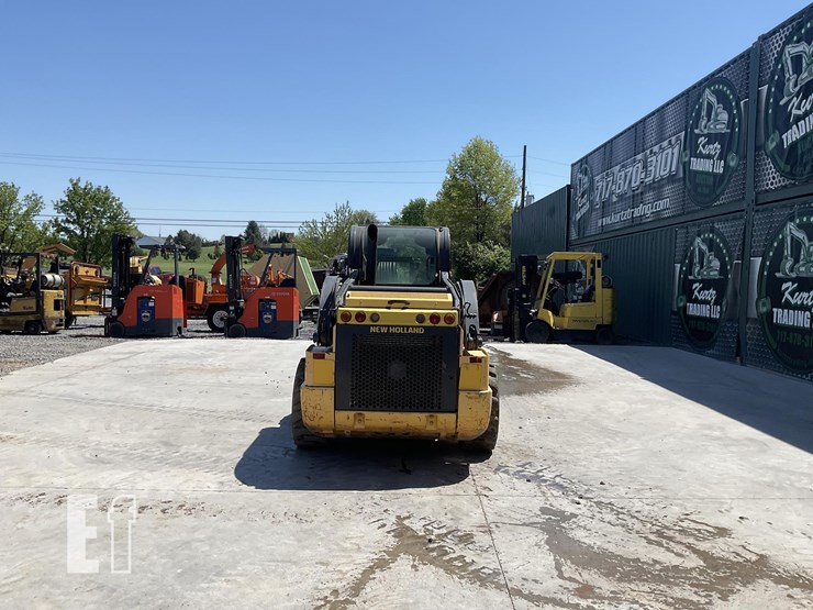 2016-new-holland-l220-image-3