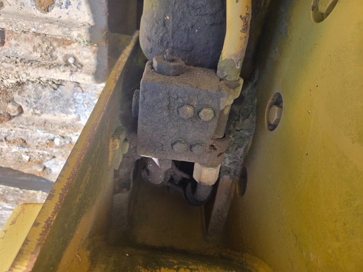 caterpillar-963-image-110