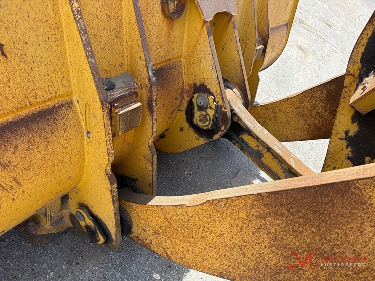 2017-komatsu-wa470-8-image-11