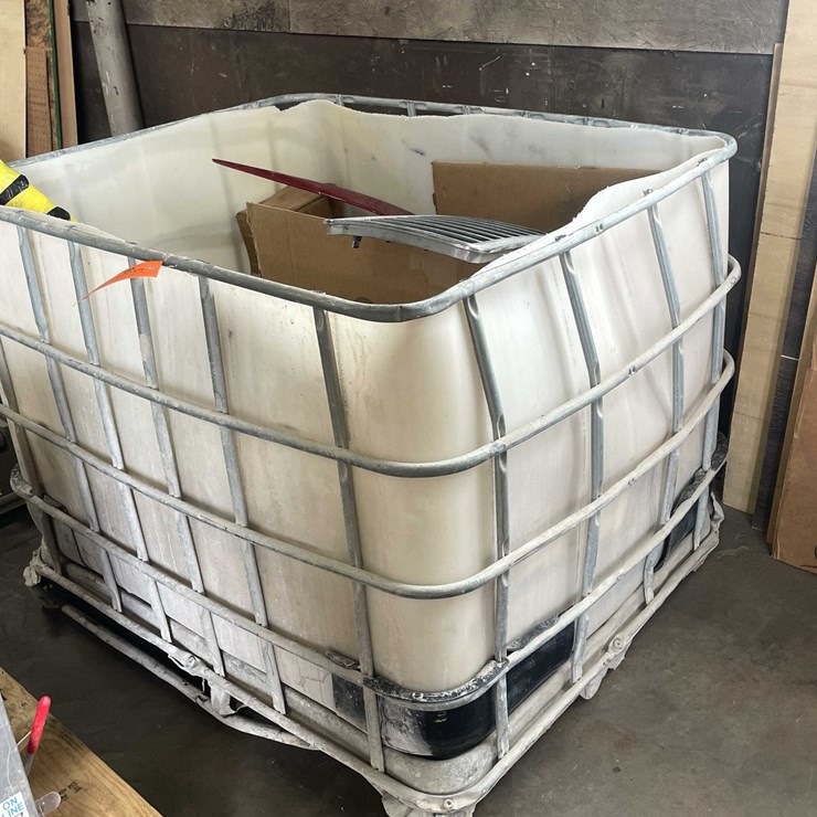#2543 • Tote of Car Parts (G)