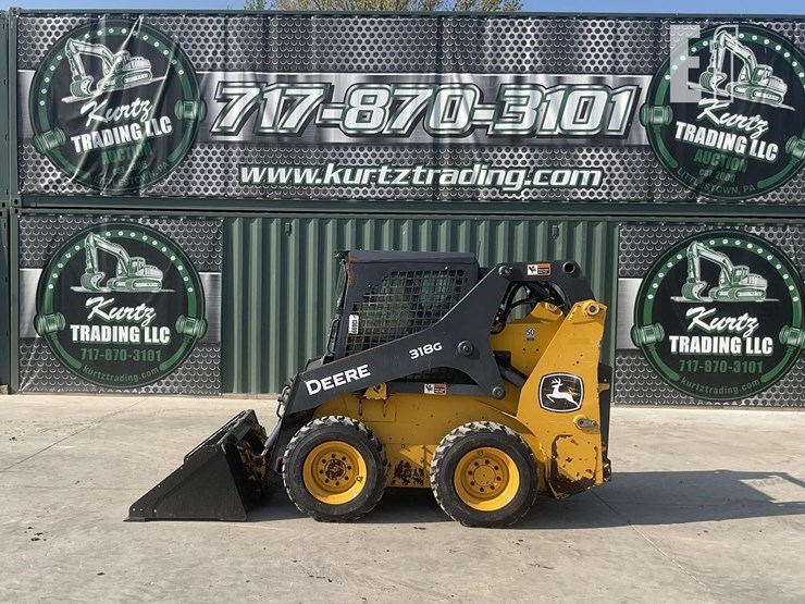 2021-deere-318g-image-1